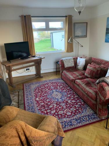 Lovely Nefyn Detached House With Sea Views