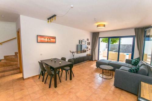 219 - Villa Ramona By Villas Now Ltd