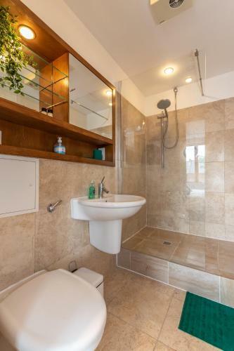 Apartamento ?onpoint - Superb Waterside 2 Bed Apt W/free Parking?