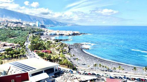 Apartment With Ocean Views In Playa Jardin