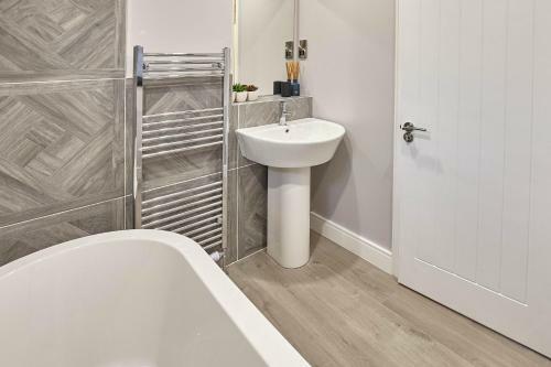 Host & Stay - Puffins Rest