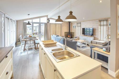 Host & Stay - Puffins Rest