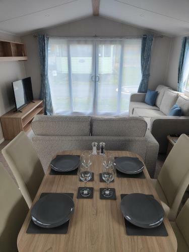 Static Caravan J2, The Fairway Holiday Park