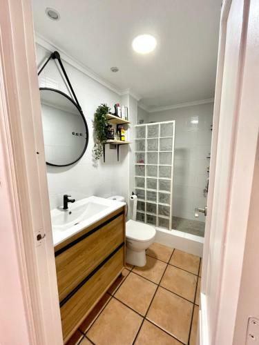 Beautiful Sunny Apartment 10 Min. From The Beach