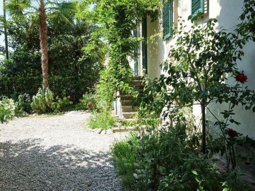 Vibrant Holiday Home In Lucca Lu With Private Pool