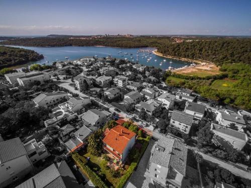 Apartment 4211-2 For 5 People In Banjole