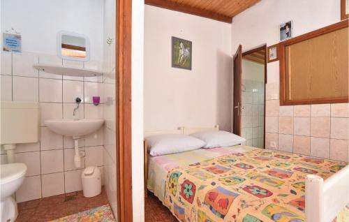 Two-bedroom Apartment In Bogomolje