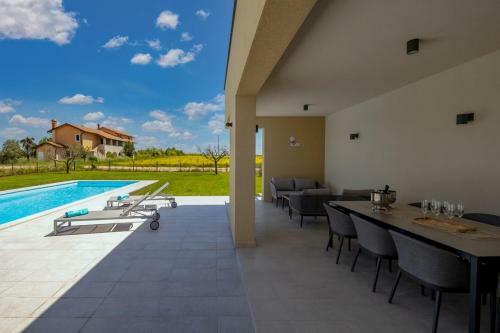Villa Estate