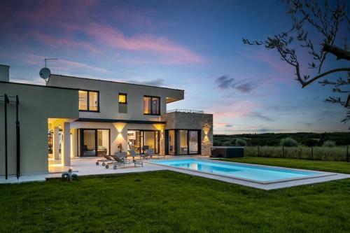 Villa Estate