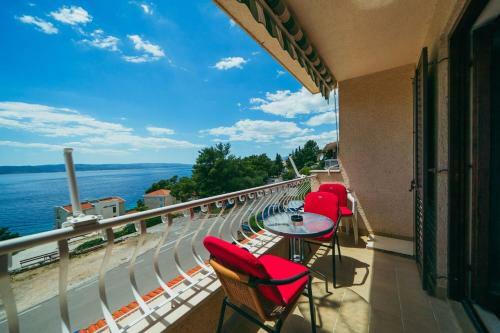 Apartments Lovre - Close To The Sea