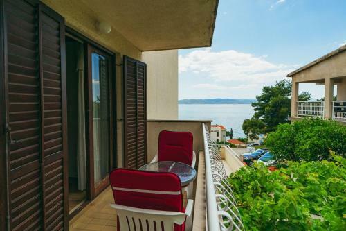 Apartments Lovre - Close To The Sea
