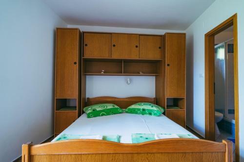 Apartments Lovre - Close To The Sea