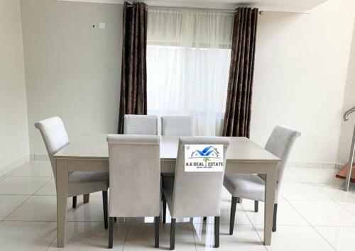 Exclusive Apartment In Handsworth - 4 Bedrooms