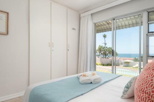Martinique 32 - Beachfront Apartment In Shakas Rock