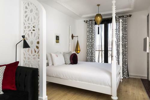 Suite Azur Hotel