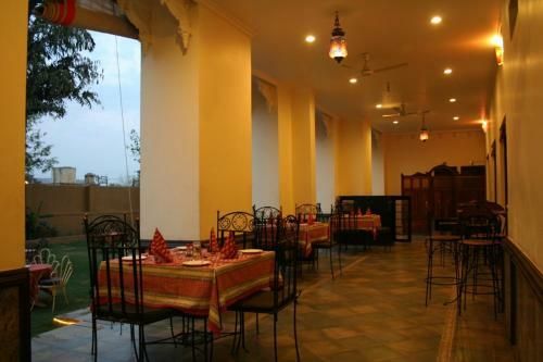 Vamoose Pratap Palace