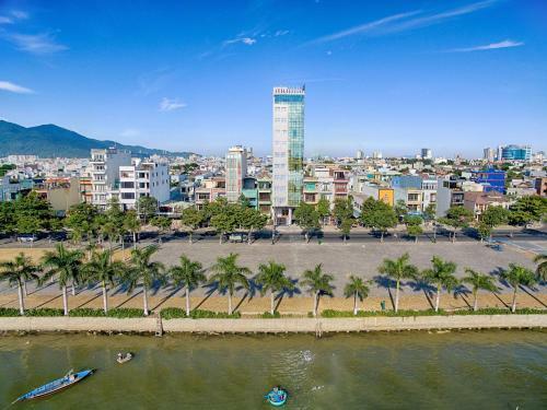 Star City Hotel & Apartments