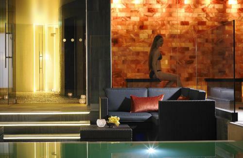 Westport Coast Hotel