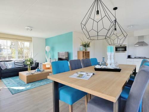 Holiday Home De Witte Raaf-2
