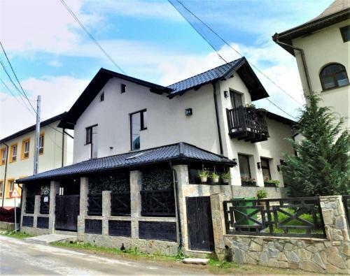 Villa Black Valley House