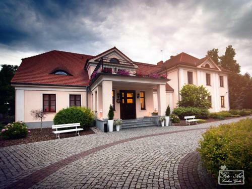 Hotel Dw�r Niemierzyce