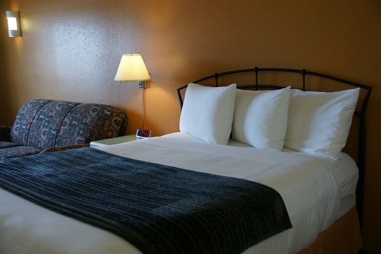 Motel R&r Inn & Suites