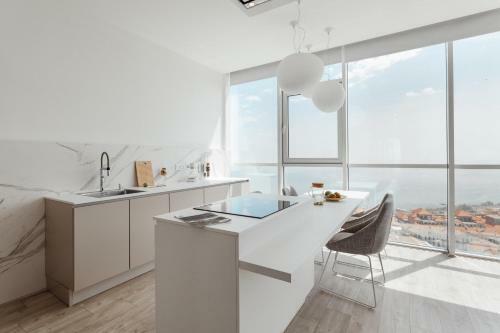 Sea And Sky Apartment