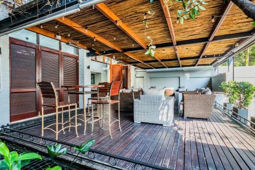 Hostal Royal Albert Suites