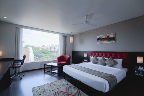 Phlox Hotel Hubli