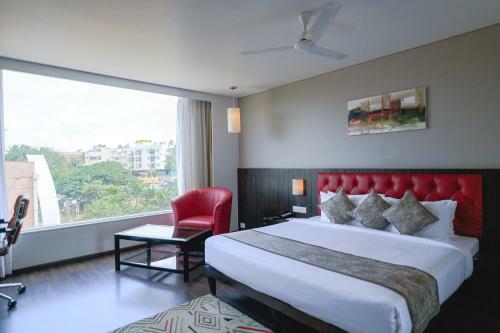Phlox Hotel Hubli