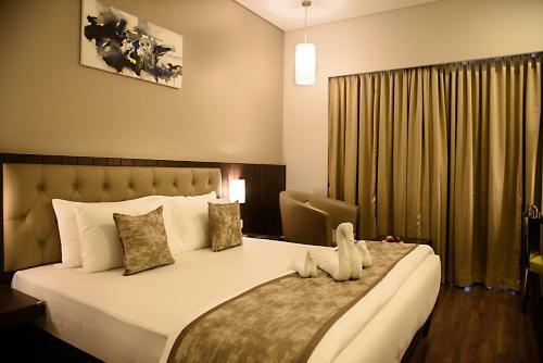 Phlox Hotel Hubli