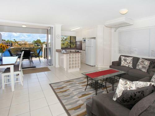 Maui 6 - Two Bedroom Apartment On Parkyn Parade