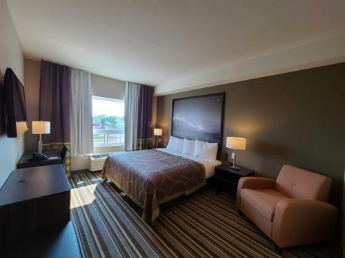 Hotel Super 8 By Wyndham Thompson