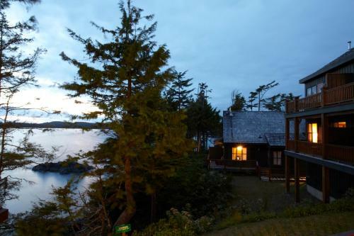 Middle Beach Lodge