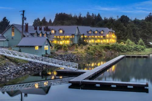 Hotel Canadian Princess Lodge & Marina