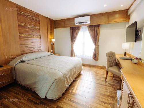 Decharme Hotel-sha Plus
