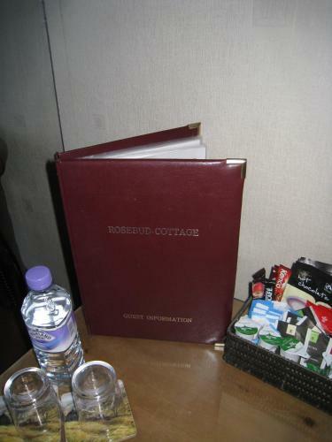 Hostal Rosebud Cottage Guest House