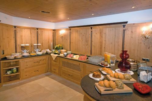 Wohlf�hl Hotel Robert - Ihr Bed & Breakfast In Mayrhofen