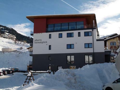 Aparthotel Alberts Heimatgl�ck