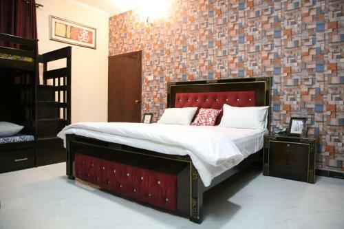 5 Bedroom Private Home In Dha Lahore- Entire House
