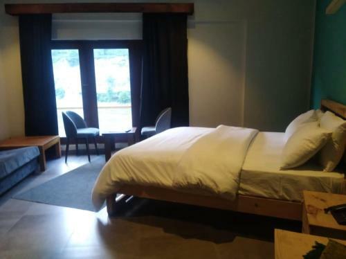 Hotel River Kunhar Lodges