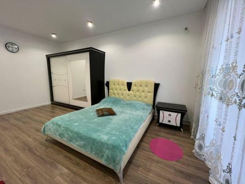 Three-room Apartment Near The Maiden Tower