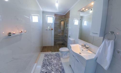 Sweet Retreat On Buna Riverside - With Private Pool