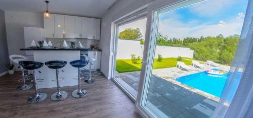 Sweet Retreat On Buna Riverside - With Private Pool