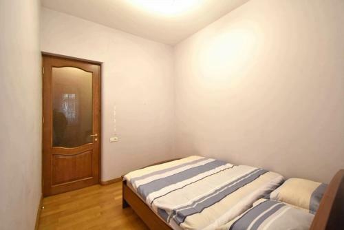2-bdr Comfortable Apartment Near Opera Theatre