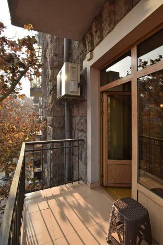 2-bdr Comfortable Apartment Near Opera Theatre