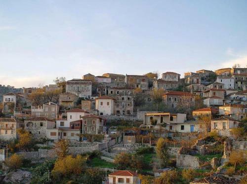 Lovely 3-bed House In Upper Qeparo Since 1930