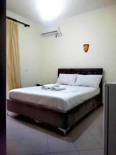 Hostal Tilis Guesthouse