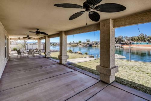 Waterfront Resort Living! Beach & Launch
