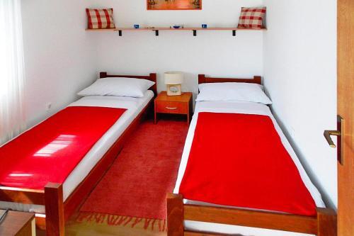 Apartment In Vir With Balcony Or Terrace